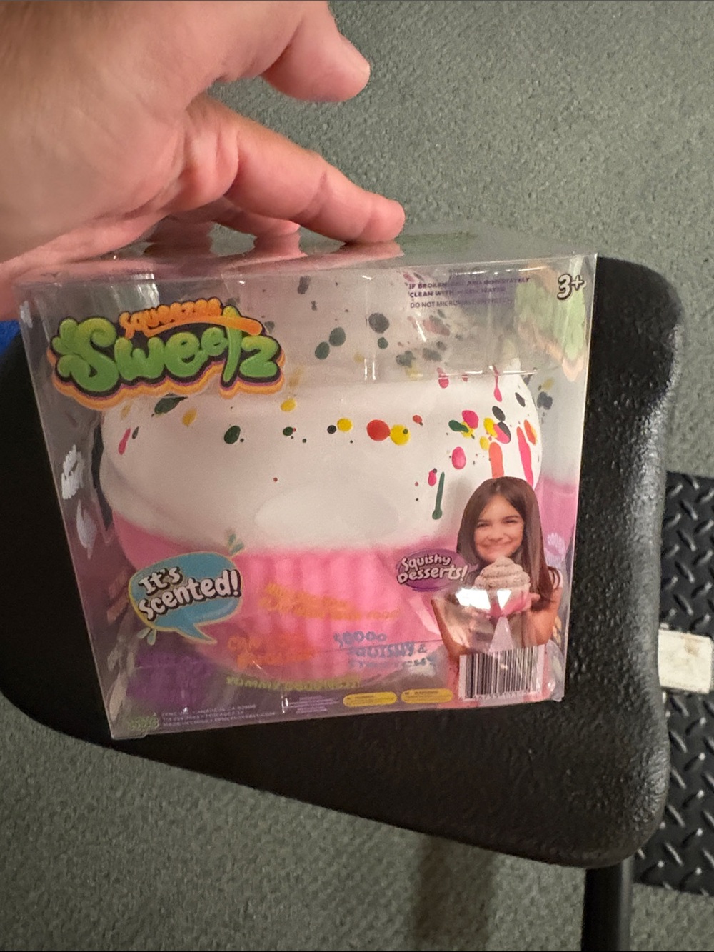 Kawaii SweeTz Scented Pink & White Cupcake Squishy Toy